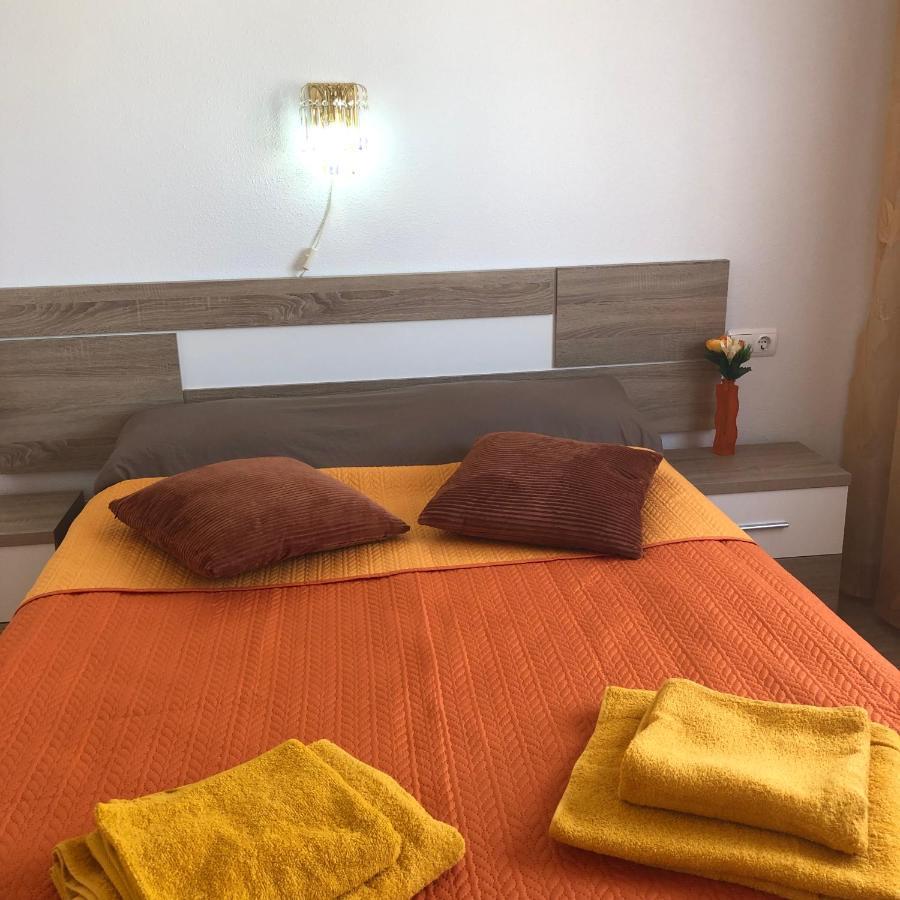 Schoene Wohnung Mit Pool , Wi-Fi Und Privat Garage Torrevieja Bagian luar foto