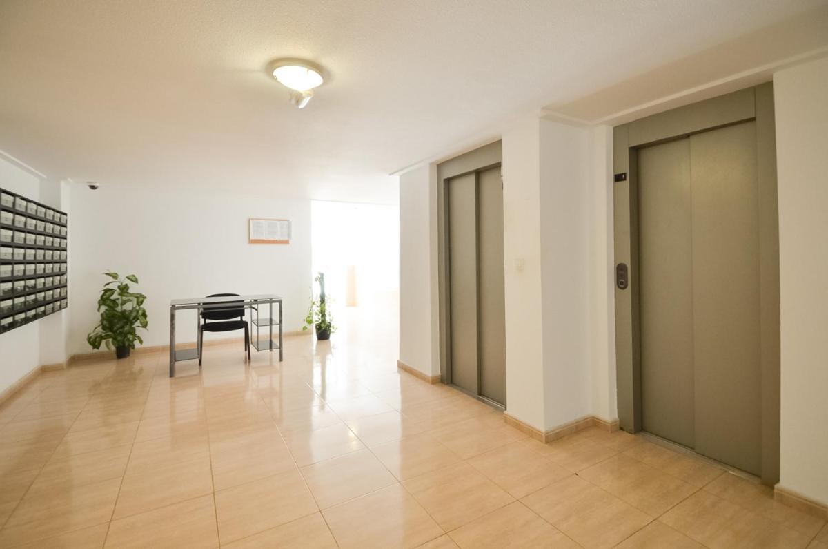 Schoene Wohnung Mit Pool , Wi-Fi Und Privat Garage Torrevieja Bagian luar foto