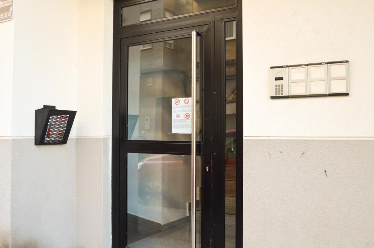 Schoene Wohnung Mit Pool , Wi-Fi Und Privat Garage Torrevieja Bagian luar foto